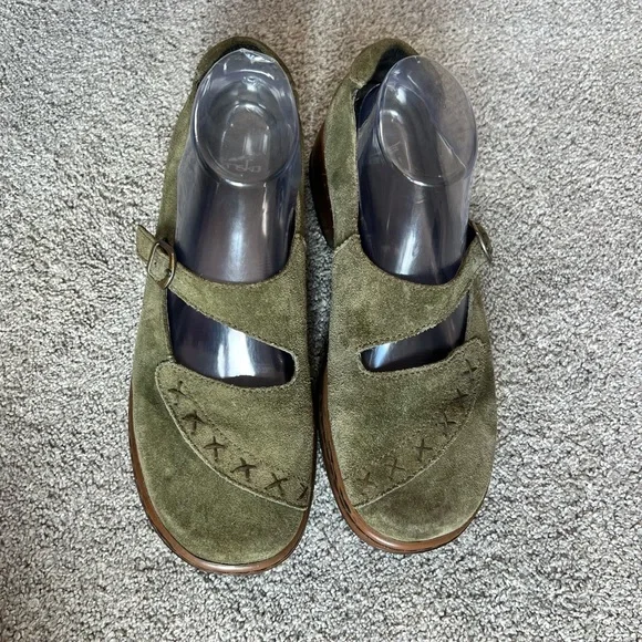 Dansko Fran Size 40 Olive Green Suede Mary Jane Shoes Cottage-core Chunky Y2k - Picture 2 of 7